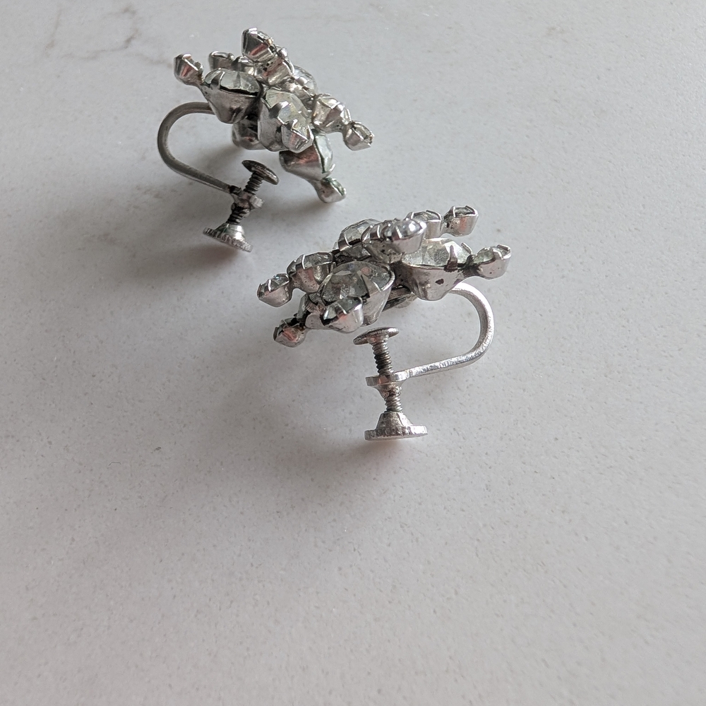 Vintage Screwback Starburst Snowflake Earrings - Picture 4 of 9